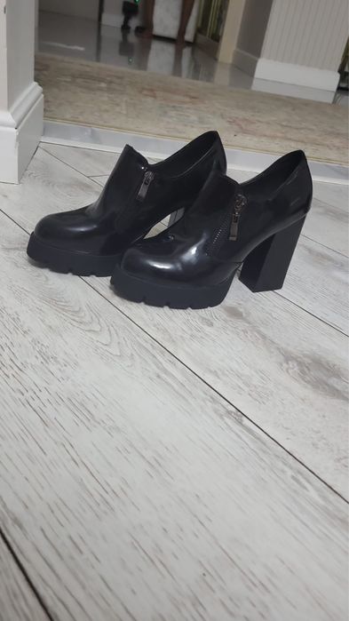 Продам женсие обуви