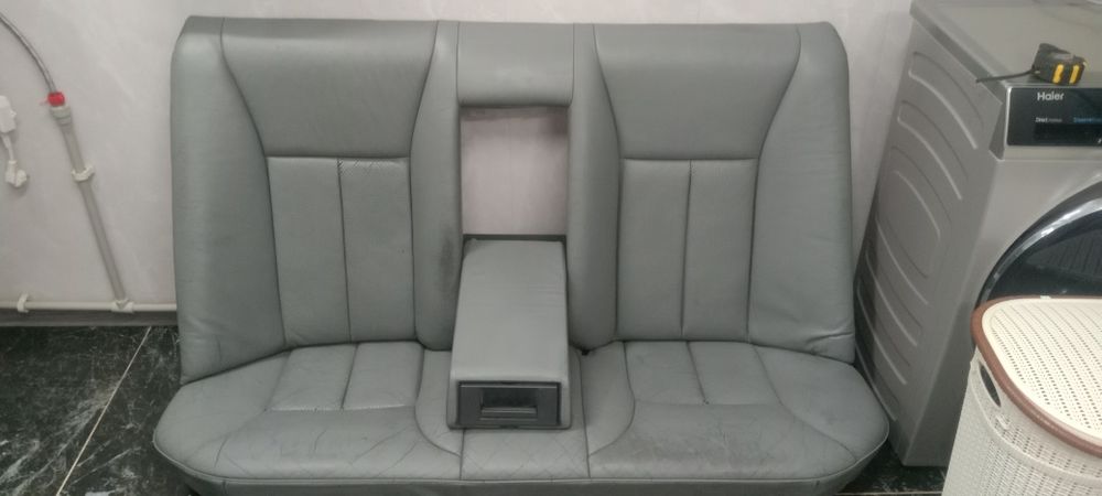 Дверные обшивки сиденья  Мерседес 210