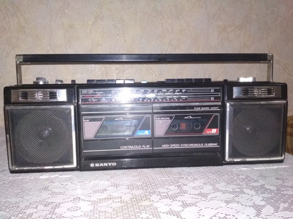 Продается двухкассетный магнитофон sanyo