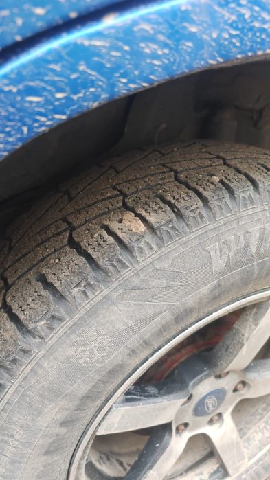 продаю зимние шины