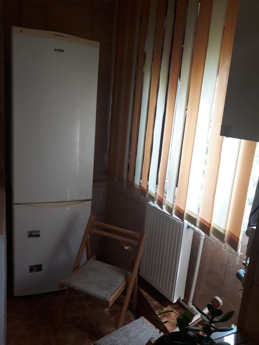 Închiriez apartament cu o cameră.