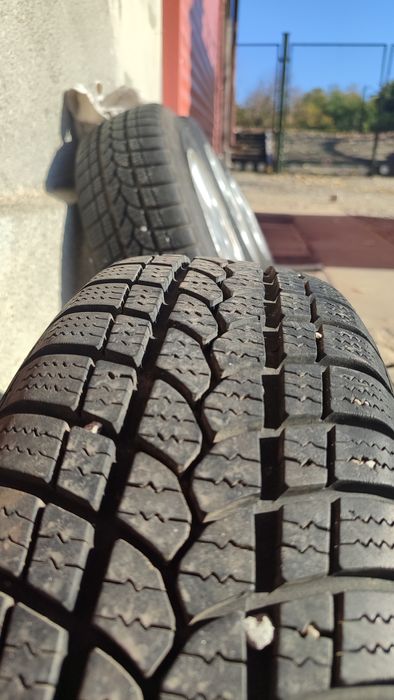 Джанти за Пежо/Ситроен със зимни гуми 175/70/14 DOT 23