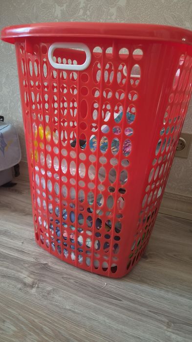 Продам корзину для белья
