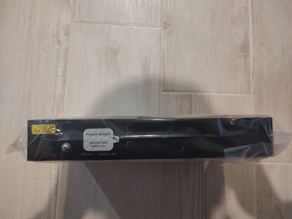 Switch HP 16 porturi