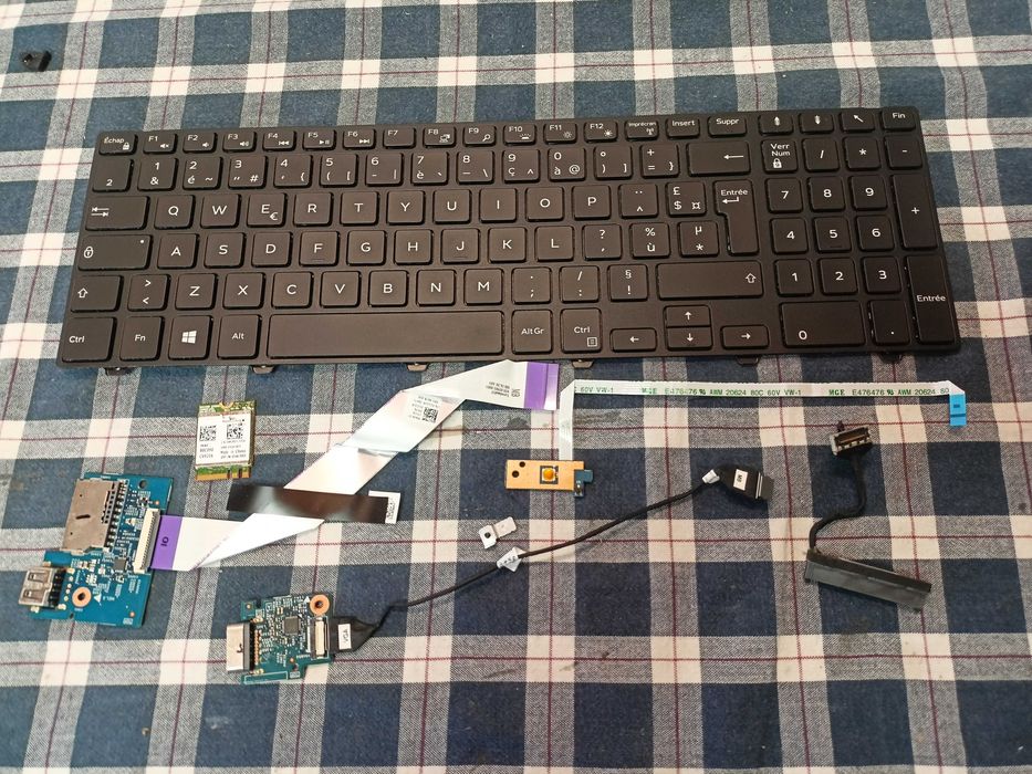 Elemente Dell Latitude 3560