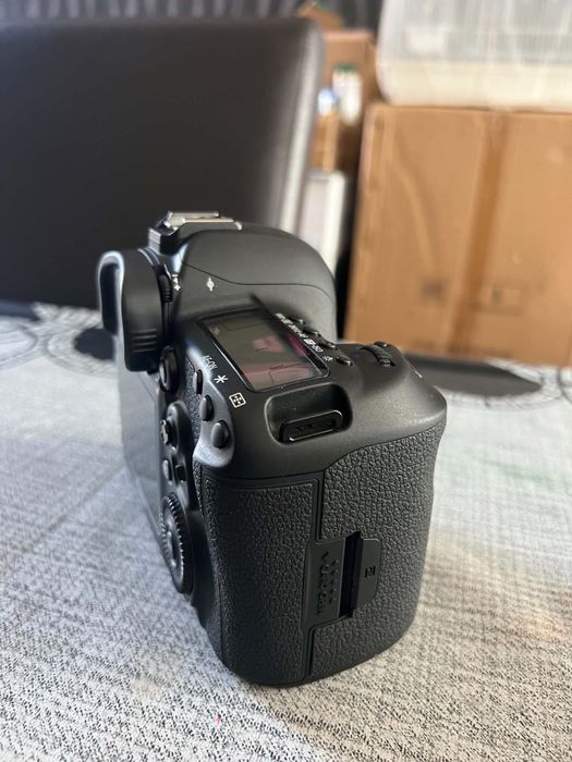 Canon 5D Mark 4 NOU IN CUTIE