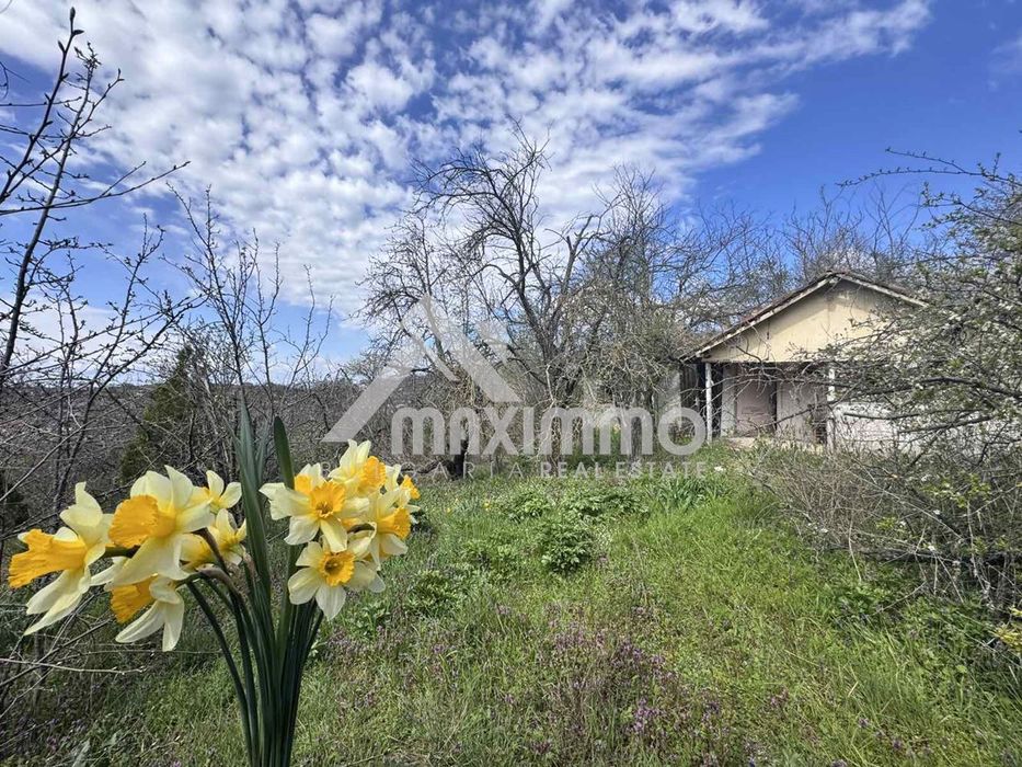 Парцел в Варна-м-т Планова площ 1140 цена 95000