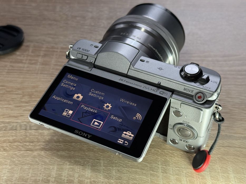 Sony Alpha A5000 + 16-50mm OSS