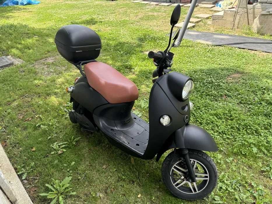 Scuter electric UNU 3kw