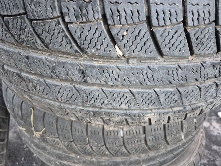Продам покрышки 215/50 R17