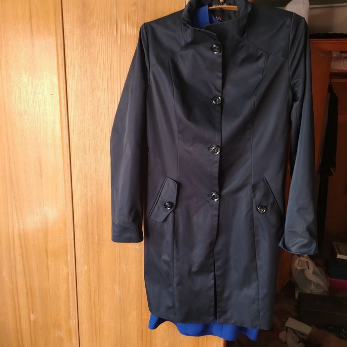 Продаётся плащ осенно весенний