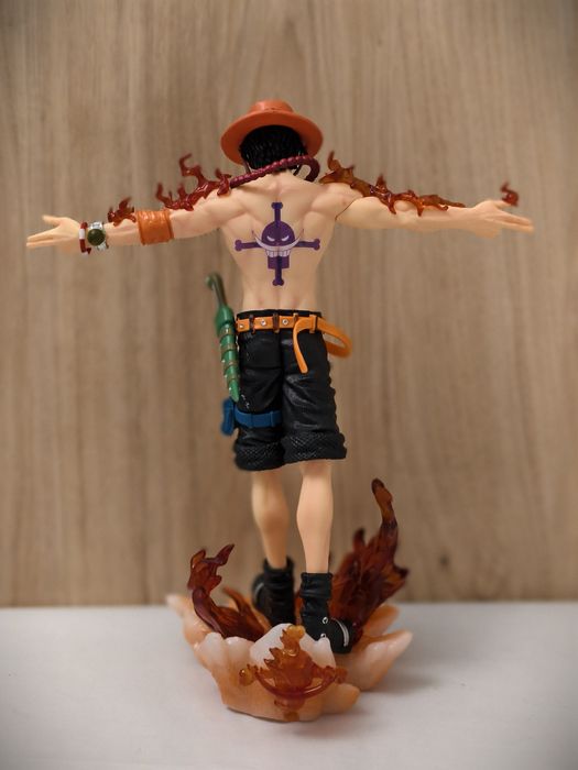 Аниме фигурка Эйс из Ван Пис