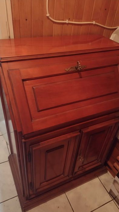 Secretaire din lemn de cires in stare foarte buna