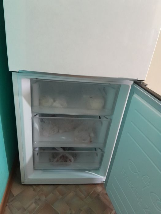 Продам холодильник LG