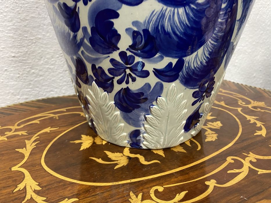 Голяма порцеланова ваза от белгия