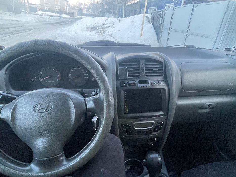 Продам машину Hyundai Santa Fe