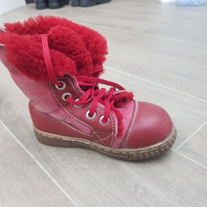 Продам зимнюю обувь