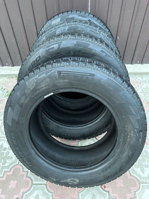 (Pirelli) продам комплект зимней резины р15