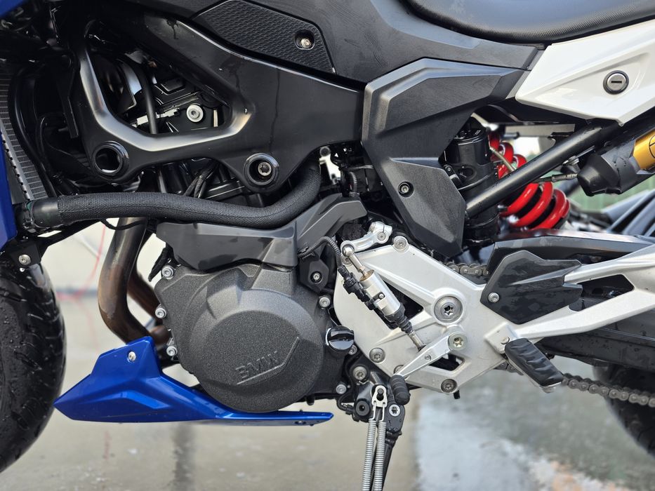 BMW F900R 2022 - echipare completa
