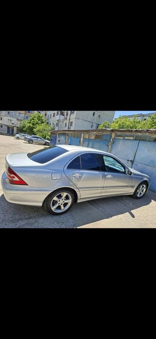 MERCEDES-BENZ C-Class 2004 — imagine 3