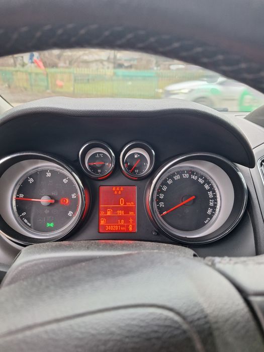 Opel Zafira 2.0 an 2014