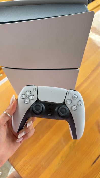 Playstation 5 - чисто нов!