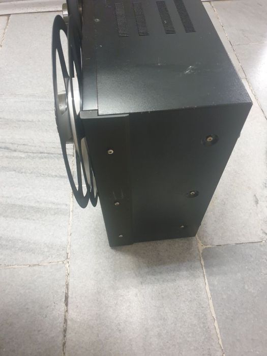 Колекционерки ролков магнетофон Tascam TSR 8 
4 transistor portable ta