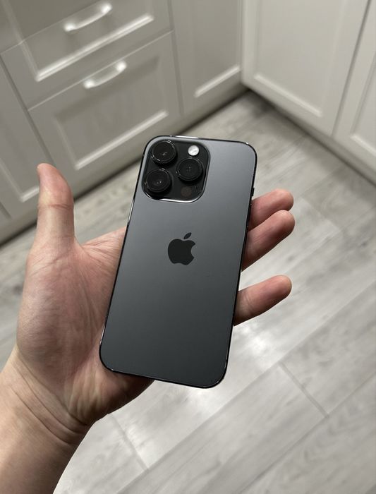 Айфон 14 про.