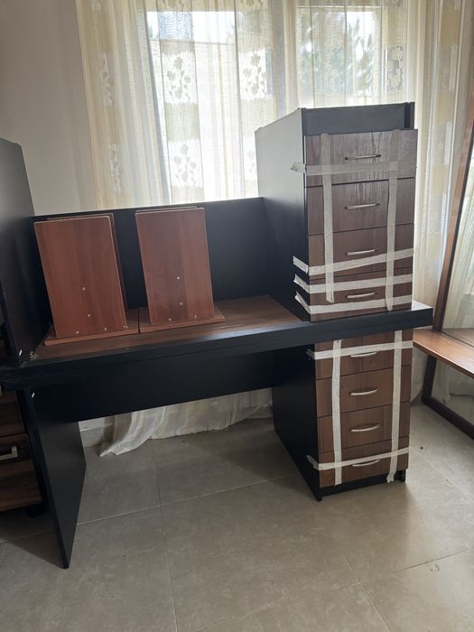 Продам два рабочих стола