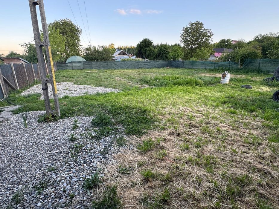 Teren intravilan  și hală