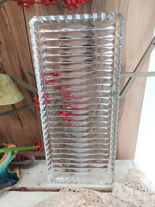 Подноси купи подноси