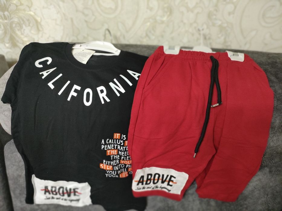 Продам два костюма двойка