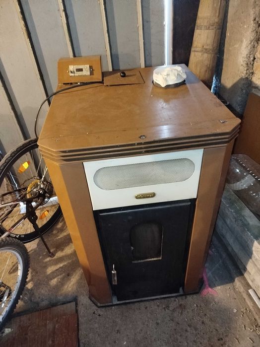 Пелетна камина diplomat