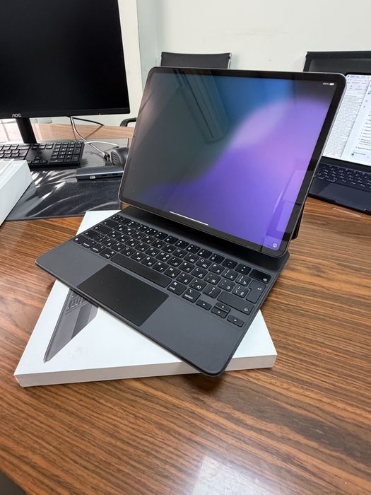 iPad Pro 12.9 256GB Wi-Fi + Magic Keyboard + Apple Pencil