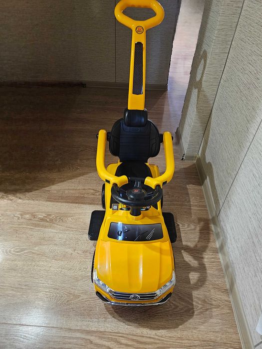 Продам детскую машинку