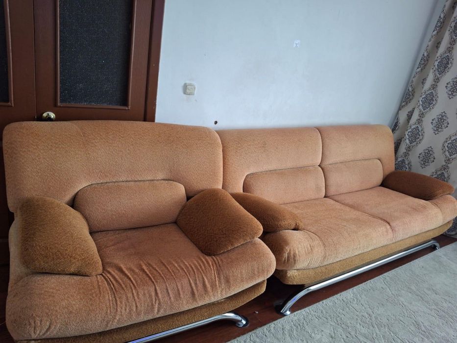 Продам Диван с креслом