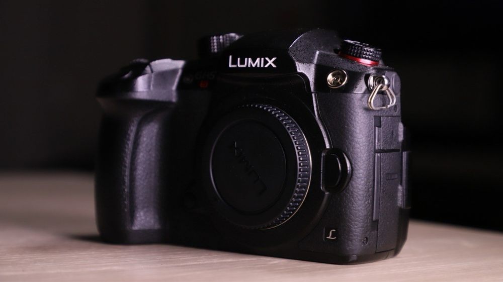 Фотоаппарат Panasonic Lumix DC-GH5S Body