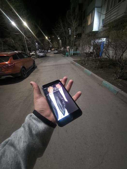 Айфон 7+ акб менял