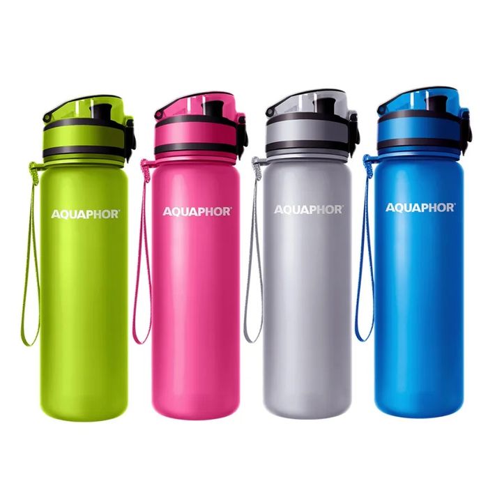 Бутилка за течност Аквафор, изработена от безопасна пластмаса.


Бутил