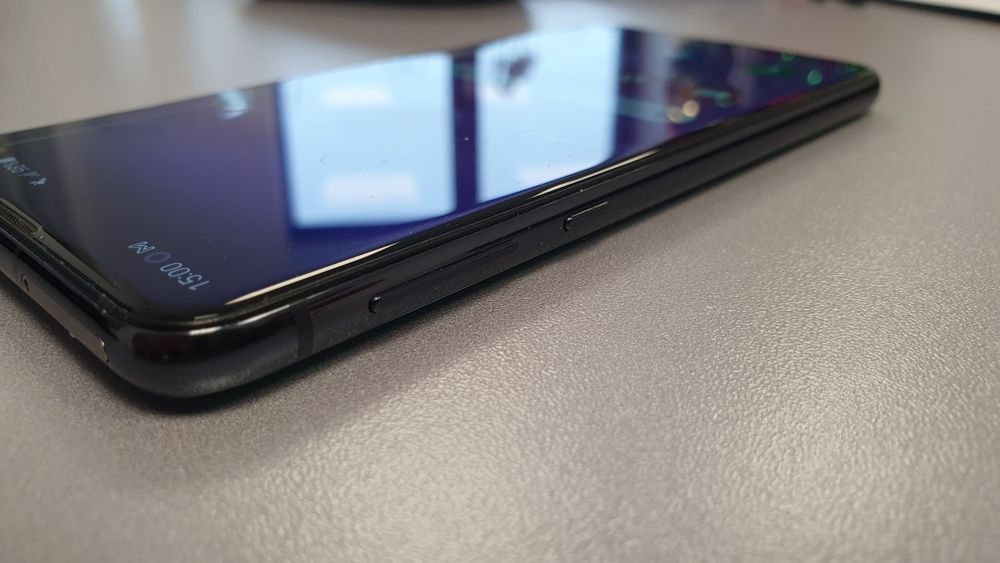 Samsung S10e 128gb cu o dungă pe display
