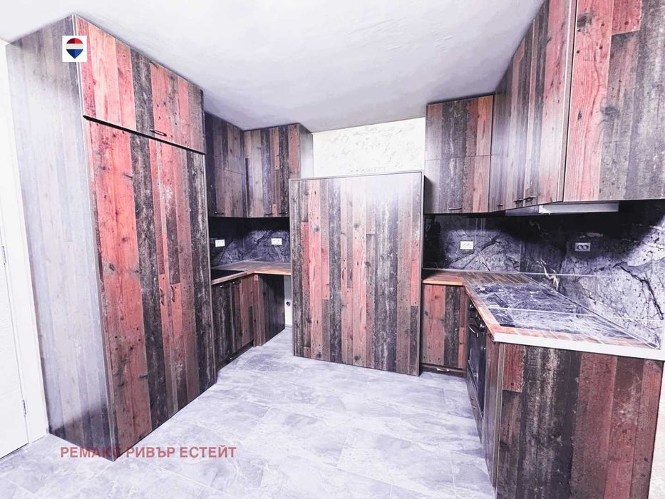 Продава се Двустаен апартамент в Русе, Център - 66 кв.м за 2120 €/кв.м - Снимка #1