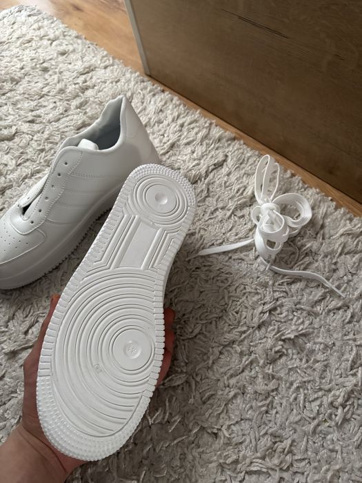 женские кроссовки 41 размер