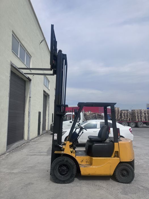 вилочный погрузчик