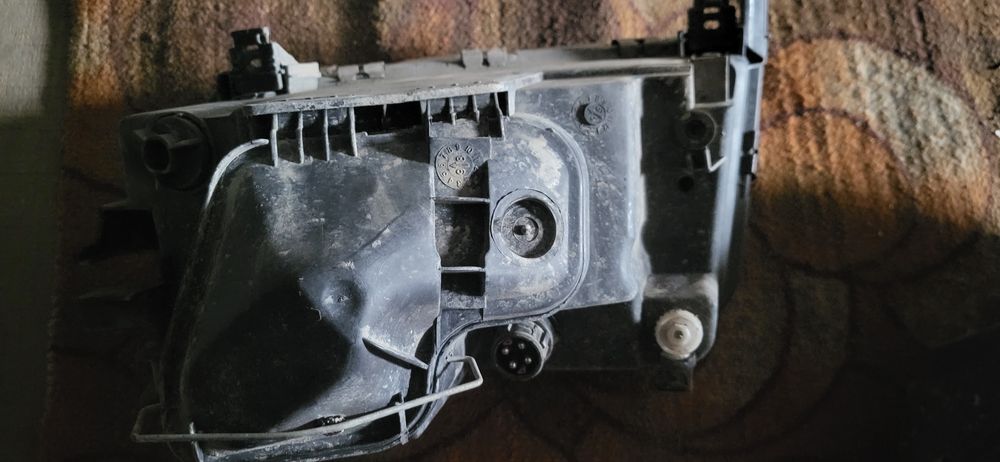 Линзованыефары на AUDI 100 C4