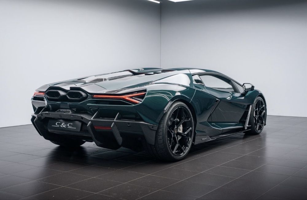 Lamborghini Revuelto 2026
