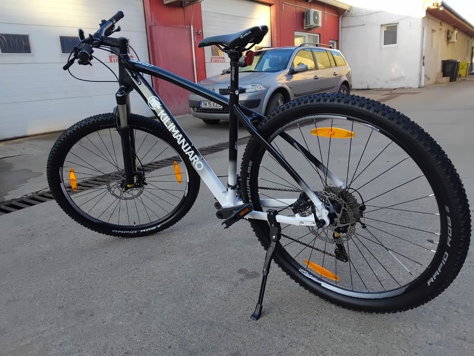 Vând bicicleta din aluminiu