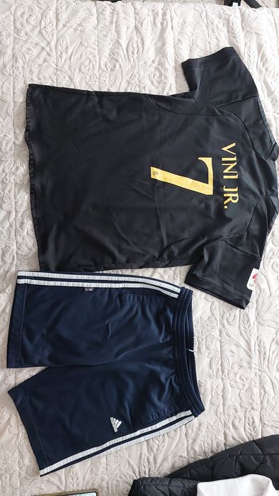 Pantaloni și tricou de fotbal Adidas 12-13 ani