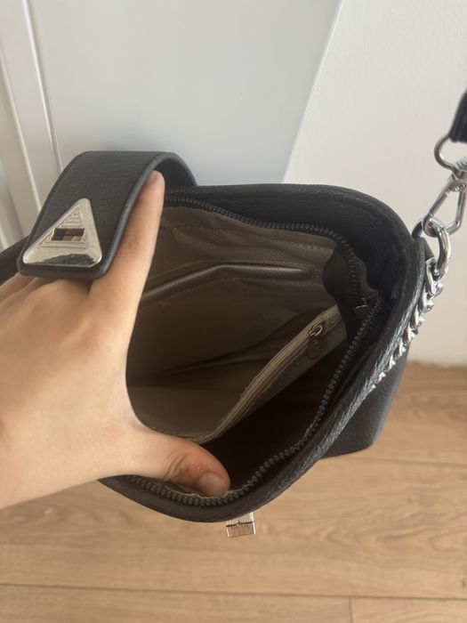 черная минималистическая сумка