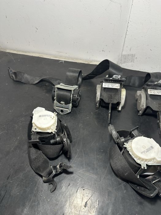 Centura siguranta dreapta fata BMW Seria 3 E90 E91 neagra