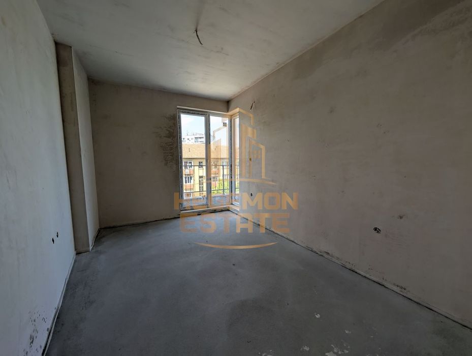 Продава се Тристаен апартамент в Варна, Погреби - 98 кв.м за 1807 €/кв.м - Снимка #2